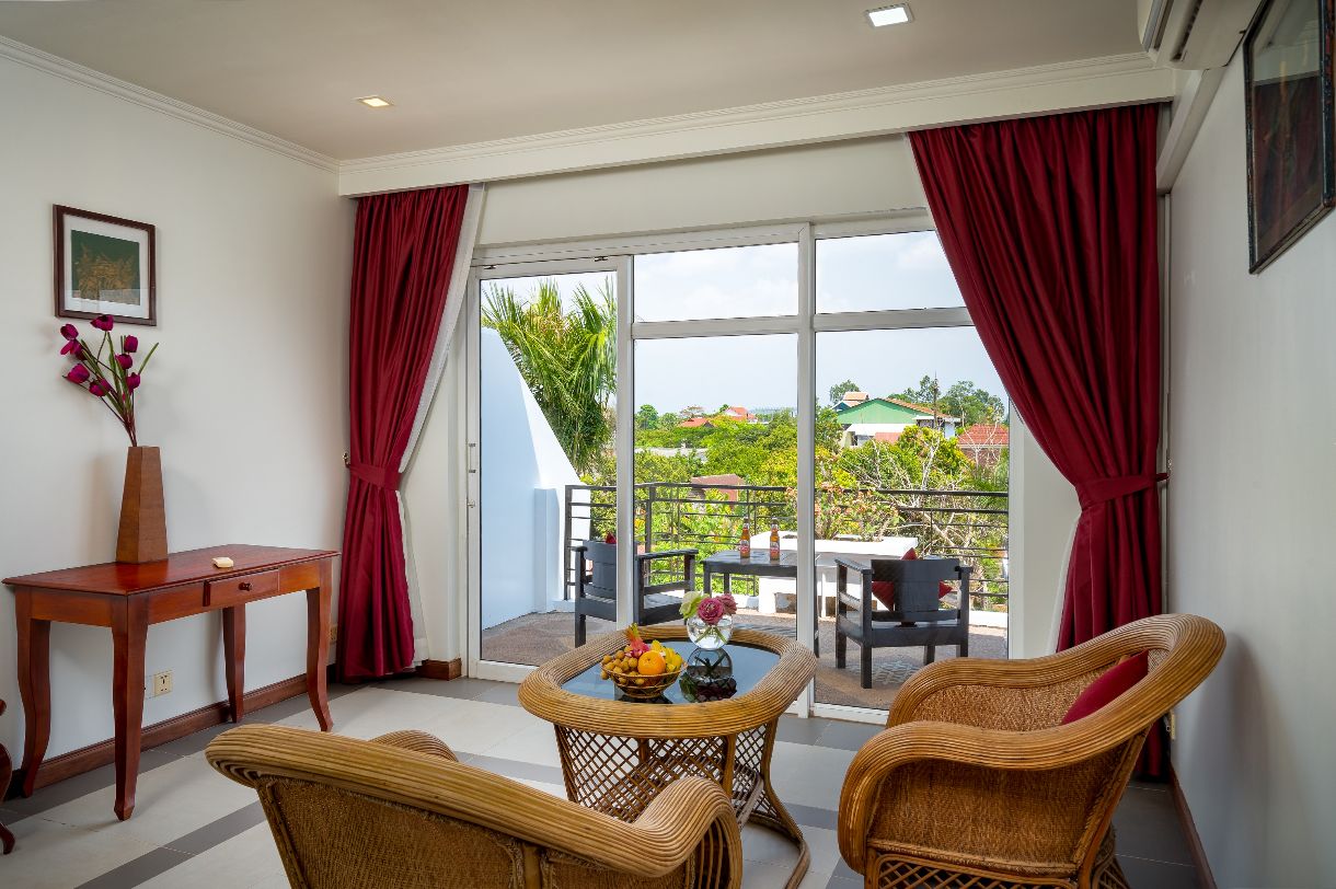 Sala Siem Reap Hotel - Suite with Living Room, Bathtub, Pool View